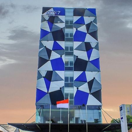 Md 7 Hotel Сиребон Екстериор снимка