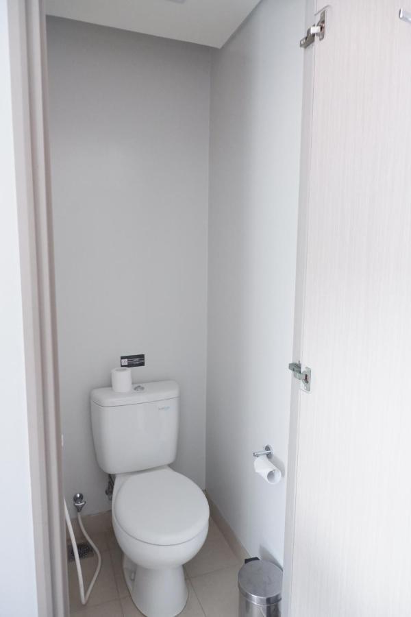 Md 7 Hotel Сиребон Екстериор снимка