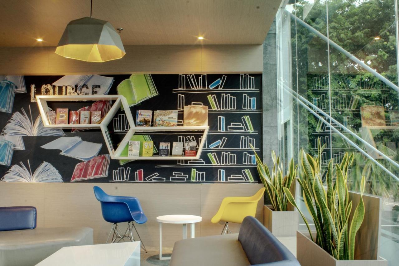 Md 7 Hotel Сиребон Екстериор снимка