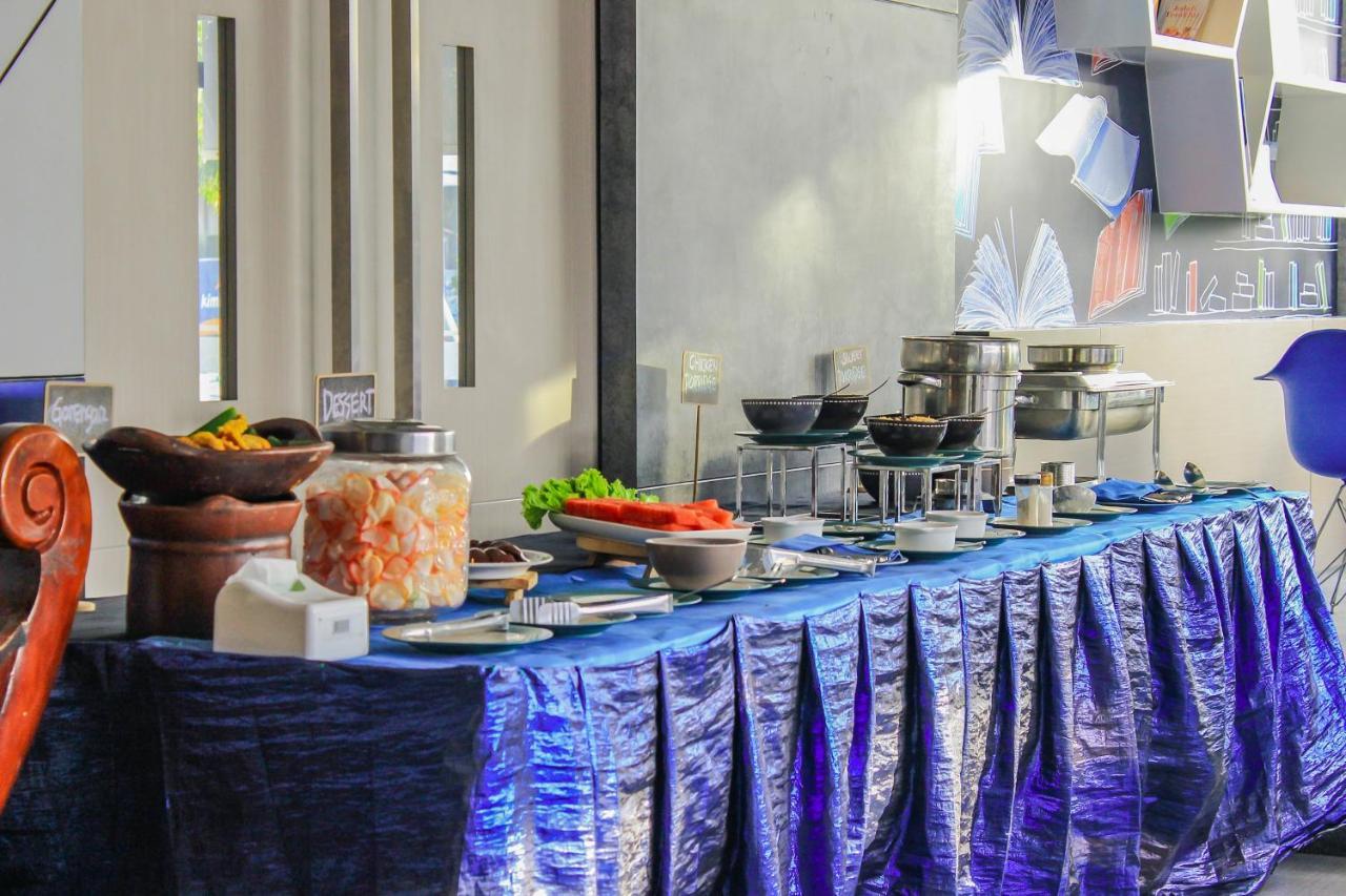 Md 7 Hotel Сиребон Екстериор снимка